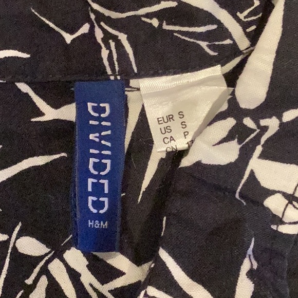 H&M Button down shirt - Picture 2 of 4